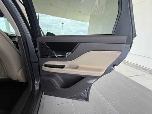 Used 2022 Lincoln Corsair FWD image 31