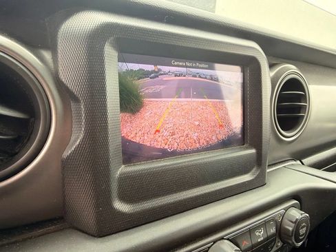 Used 2023 Jeep Wrangler Unlimited Sport AWD/4WD image 19