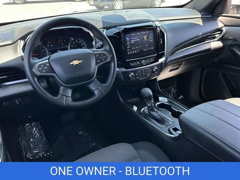 Certified 2023 Chevrolet Traverse LT FWD image 2
