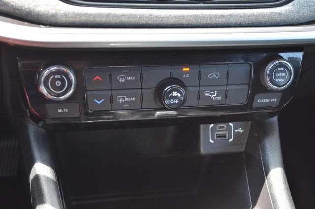 Used 2024 Jeep Compass Latitude AWD/4WD image 27