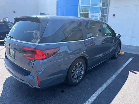 Used 2025 Honda Odyssey Touring image 4