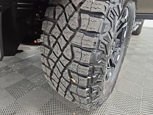 New 2025 GMC Hummer EV 2X w/ Extreme Off-Road Package image 51