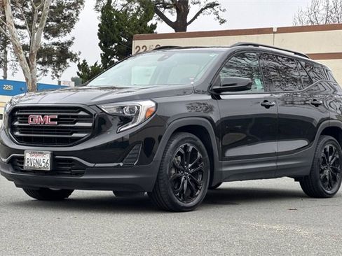 Used 2020 GMC Terrain SLE w/ Elevation Edition image 8