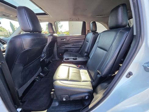 Used 2016 Toyota Highlander Limited image 21