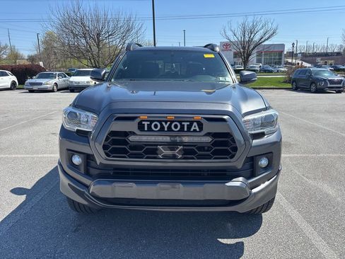 Used 2017 Toyota Tacoma TRD Off-Road w/ Tow Package image 6