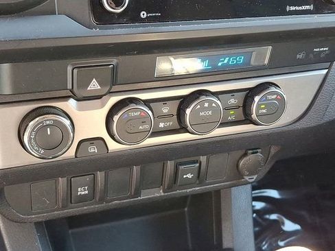 Used 2022 Toyota Tacoma SR image 18