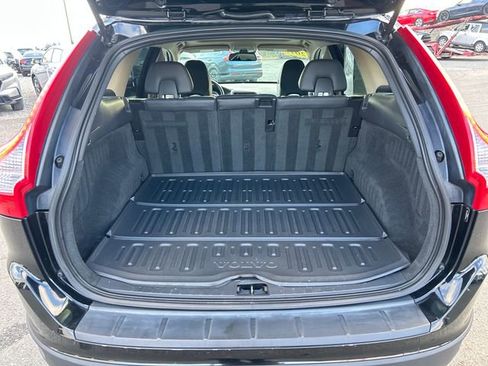 Used 2013 Volvo XC60 3.2 w/ Climate Pkg image 12