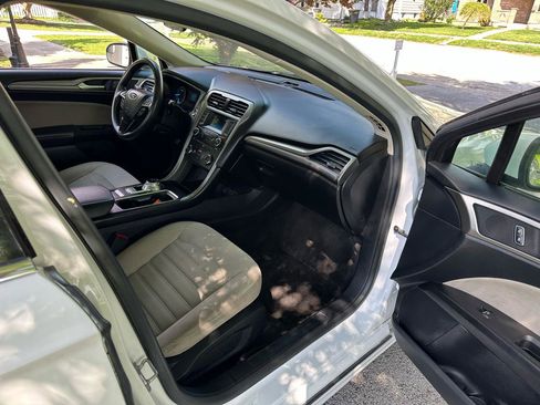 Used 2018 Ford Fusion S FWD image 29