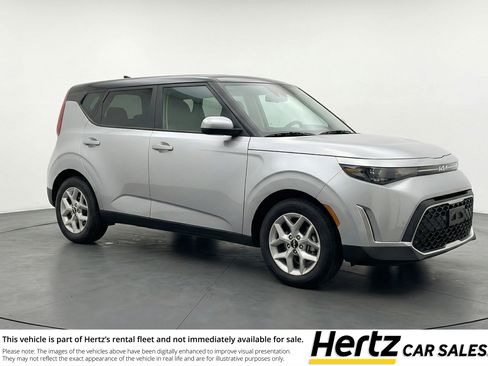 Used 2025 Kia Soul LX w/ LX Technology Package FWD image 1