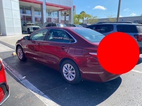 Certified 2017 Toyota Camry LE image 4