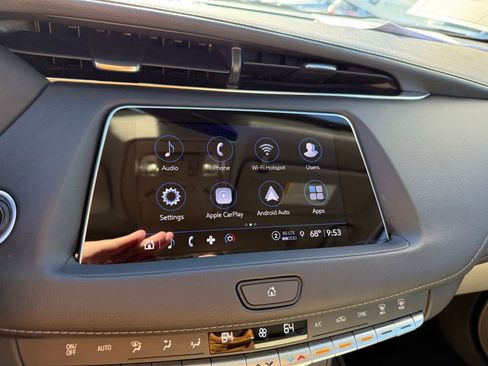 Used 2022 Cadillac XT4 Luxury w/ LPO, Onyx Lite Package image 30