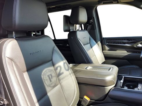 Used 2024 GMC Yukon Denali w/ Denali Reserve Package AWD/4WD image 44