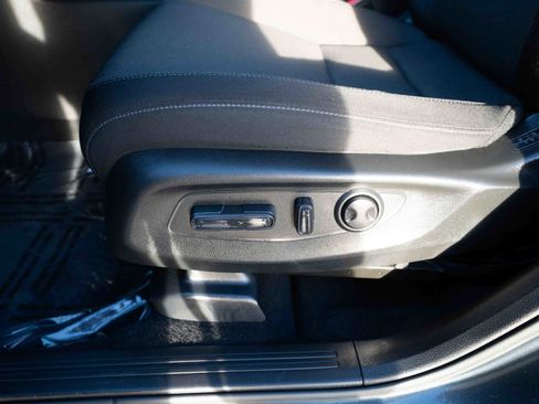 Used 2023 Honda CR-V EX image 12