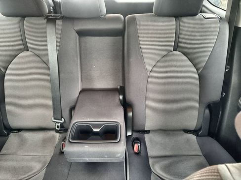 Used 2024 Toyota Highlander LE AWD/4WD image 30