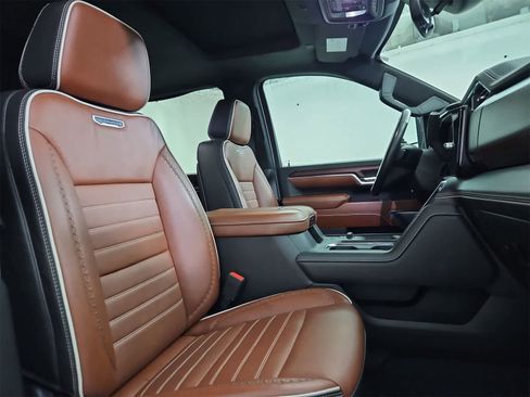 Used 2024 GMC Sierra 3500 Denali Ultimate image 23