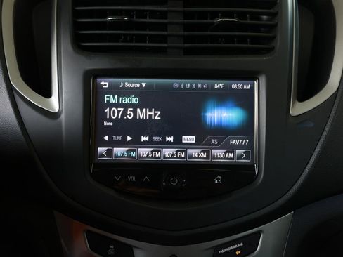 Used 2016 Chevrolet Trax LT w/ LT Sun and Sound Package AWD/4WD image 32