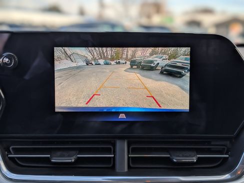 Certified 2024 Chevrolet Trax LT w/ Driver Confidence Package image 3