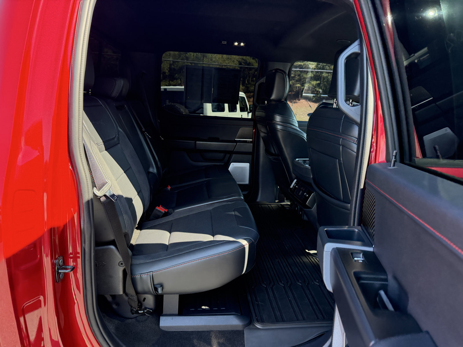 Used 2025 Ford F150 Raptor AWD/4WD image 19