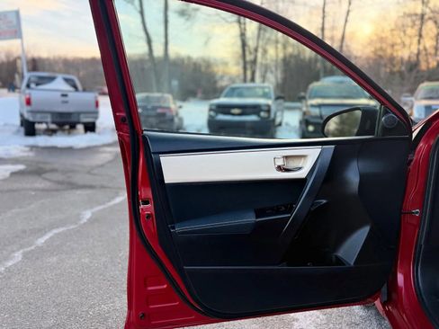 Used 2014 Toyota Corolla LE FWD image 10