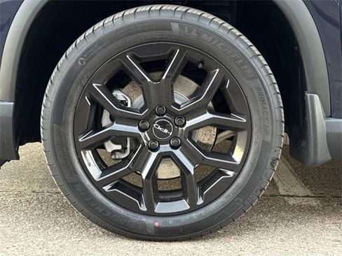 New 2025 Honda Pilot Touring image 6