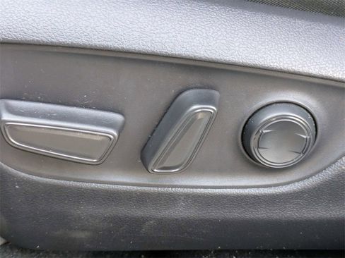 Used 2019 Toyota RAV4 XLE w/ Convenience Package image 21