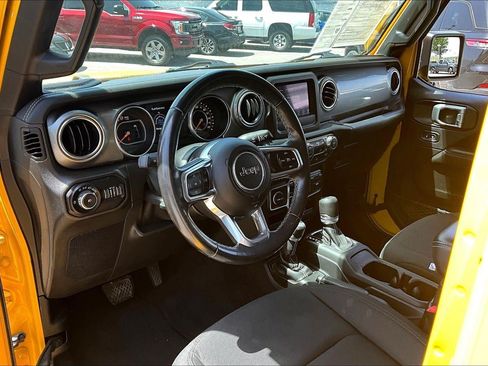 Used 2019 Jeep Wrangler Unlimited Sahara AWD/4WD image 13