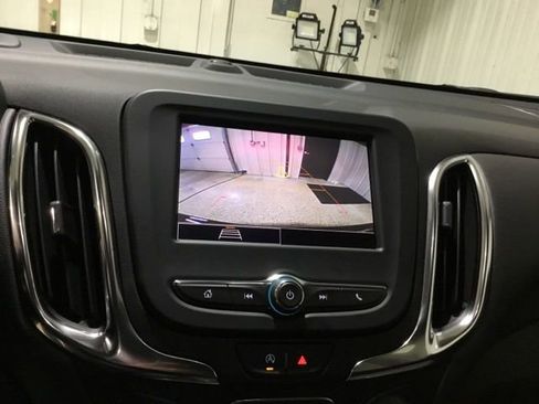 Used 2024 Chevrolet Equinox LT FWD image 30