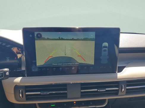 Used 2025 Lincoln Corsair FWD image 17