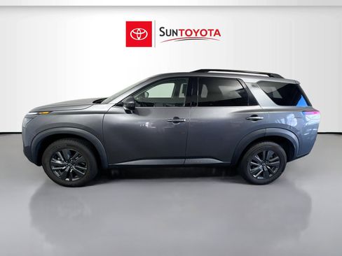 Used 2023 Nissan Pathfinder SV image 7