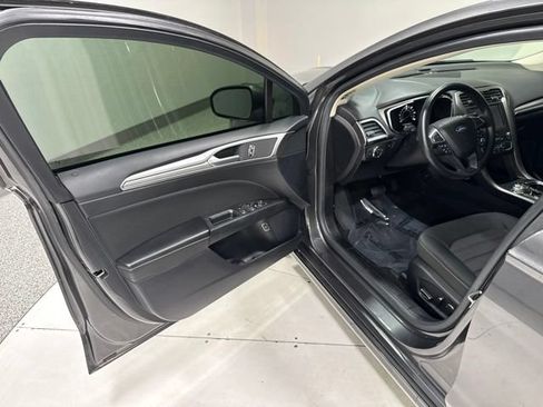 Used 2020 Ford Fusion SE FWD image 8