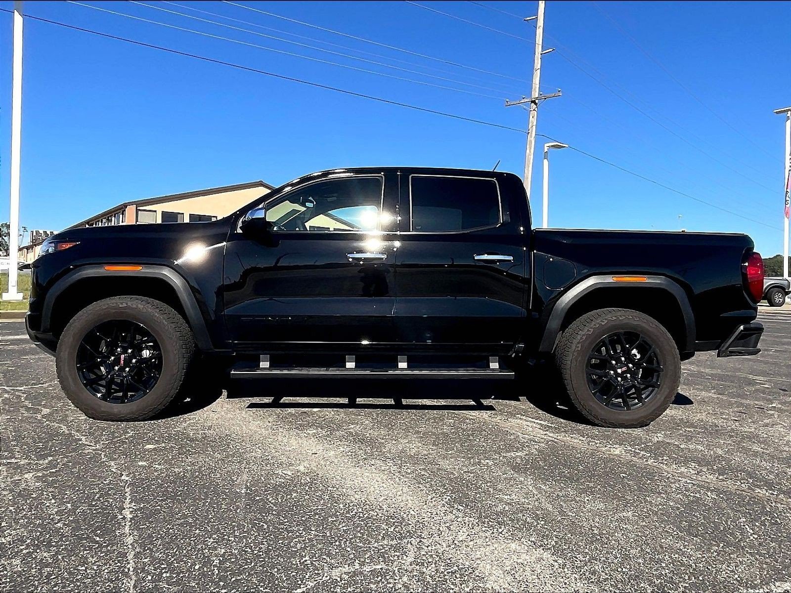 Used 2026 GMC Canyon Denali w/ LPO, Denali Black Edition AWD/4WD image 5