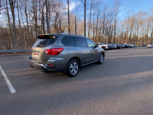 Used 2018 Nissan Pathfinder S image 13