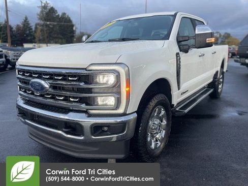 Used 2023 Ford F350 Lariat w/ Chrome Package image 5