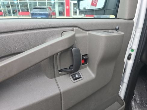 Used 2024 Chevrolet Express 3500 LT w/ LT Preferred Equipment Group RWD image 7