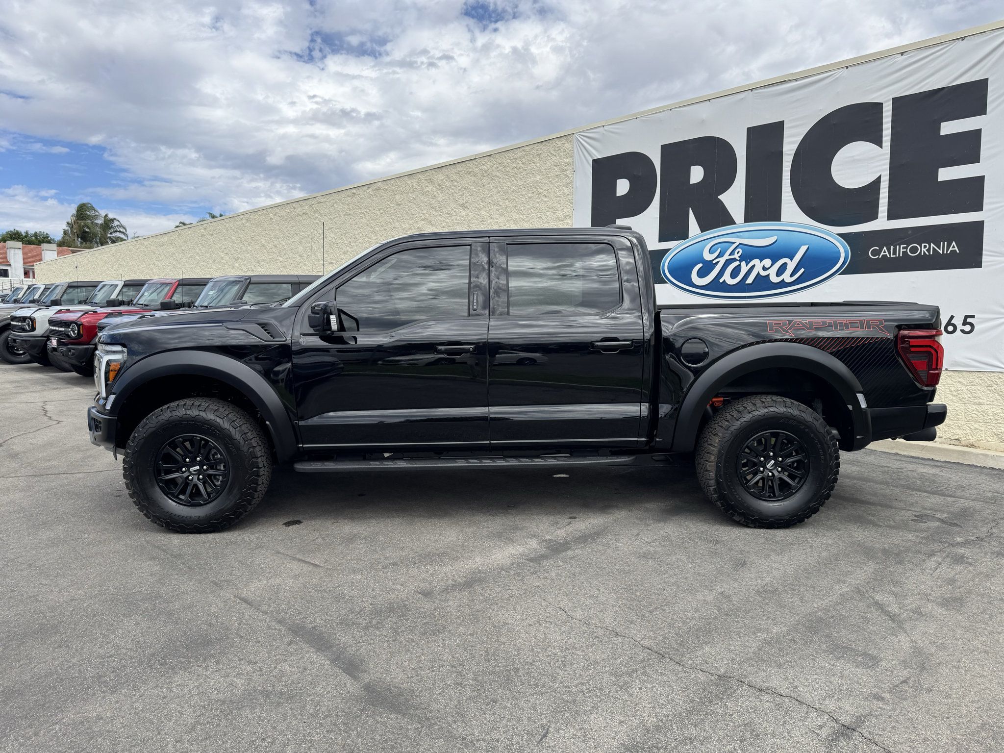 Used 2026 Ford F150 Raptor AWD/4WD image 8