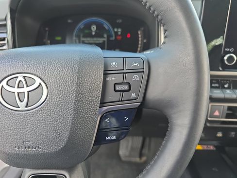 Used 2025 Toyota Camry LE w/ Convenience Package AWD/4WD image 19