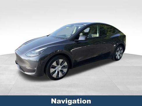 Used 2024 Tesla Model Y Long Range AWD/4WD image 4