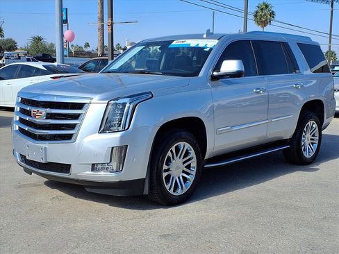 Used 2020 Cadillac Escalade 2WD image 3