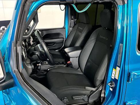 Used 2019 Jeep Wrangler Unlimited Sahara image 8