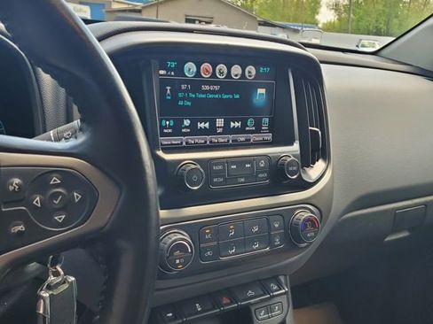 Used 2018 Chevrolet Colorado Z71 AWD/4WD image 17
