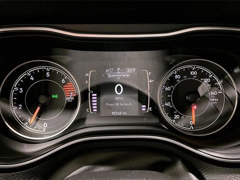 Used 2019 Jeep Cherokee Latitude Plus w/ Cold Weather Group image 20