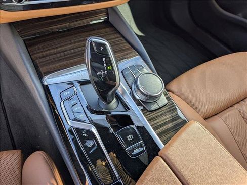 Used 2021 BMW 530i w/ Convenience Package RWD image 11