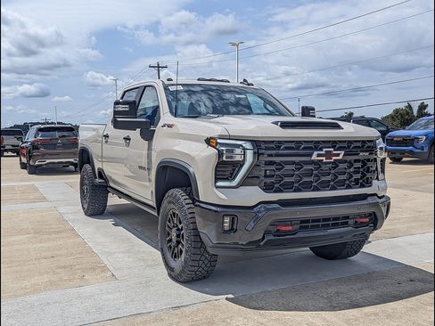 New 2026 Chevrolet Silverado 2500 ZR2 AWD/4WD image 5