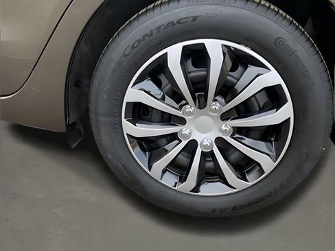 Used 2014 MAZDA MAZDA3 i SV image 6