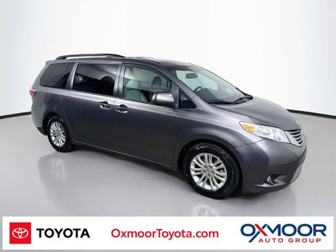 Used 2015 Toyota Sienna XLE Premium FWD image 1