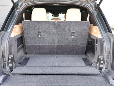 Certified 2025 Land Rover Range Rover Long Wheelbase Autobiography AWD/4WD image 28