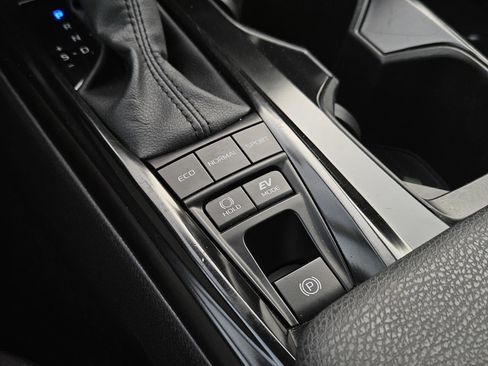 Used 2025 Toyota Camry LE image 23