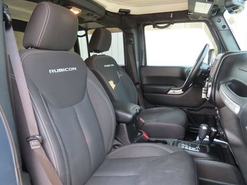 Used 2016 Jeep Wrangler Unlimited Rubicon w/ Connectivity Group AWD/4WD image 24