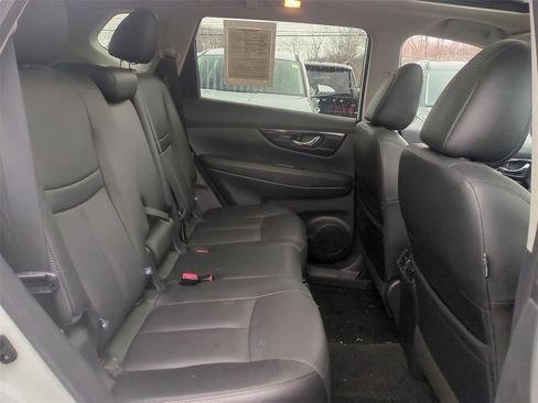 Used 2019 Nissan Rogue SL w/ Premium Package image 27