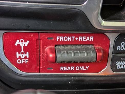 Used 2023 Jeep Wrangler Unlimited Rubicon w/ Cold Weather Group AWD/4WD image 29